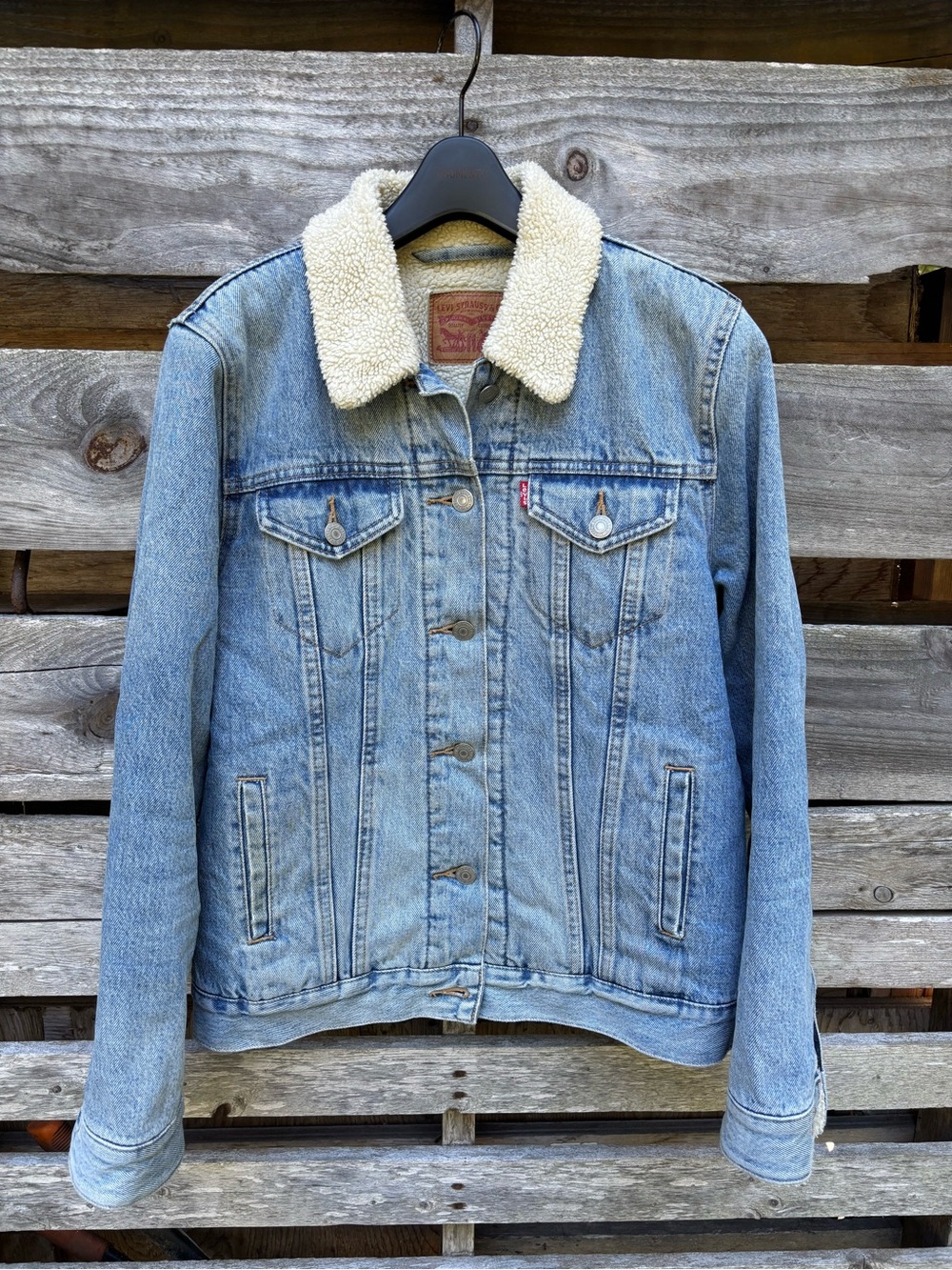 Levi’s ex boyfriend Sherpa size medium